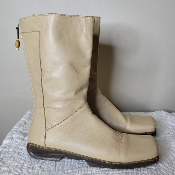 BCBGMaxAzria Leather Square Toe Boots 7.5B Vintage Y2K Zip Back - Picture 2 of 8
